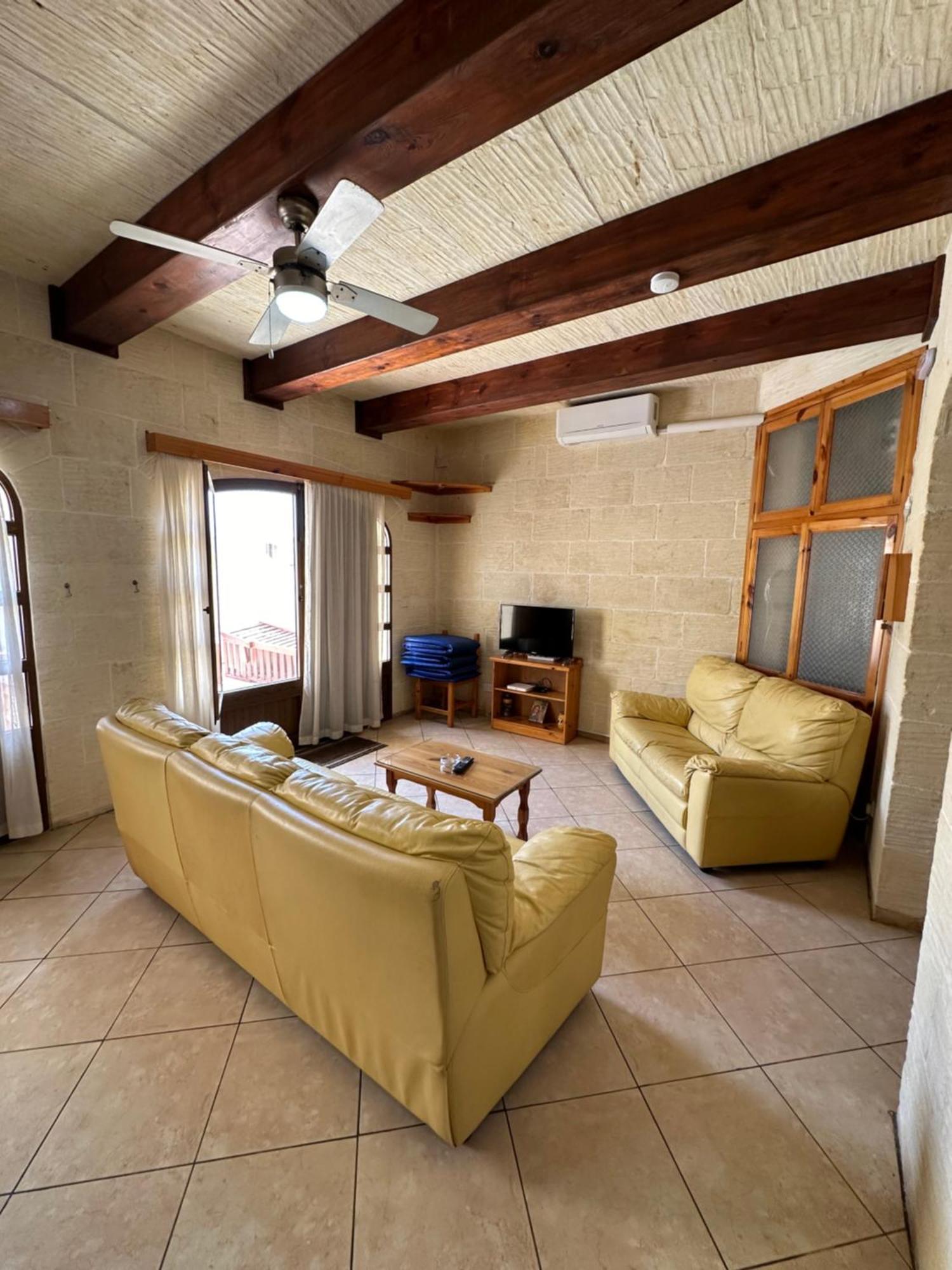 Nawrat Farmhouse Għarb المظهر الخارجي الصورة